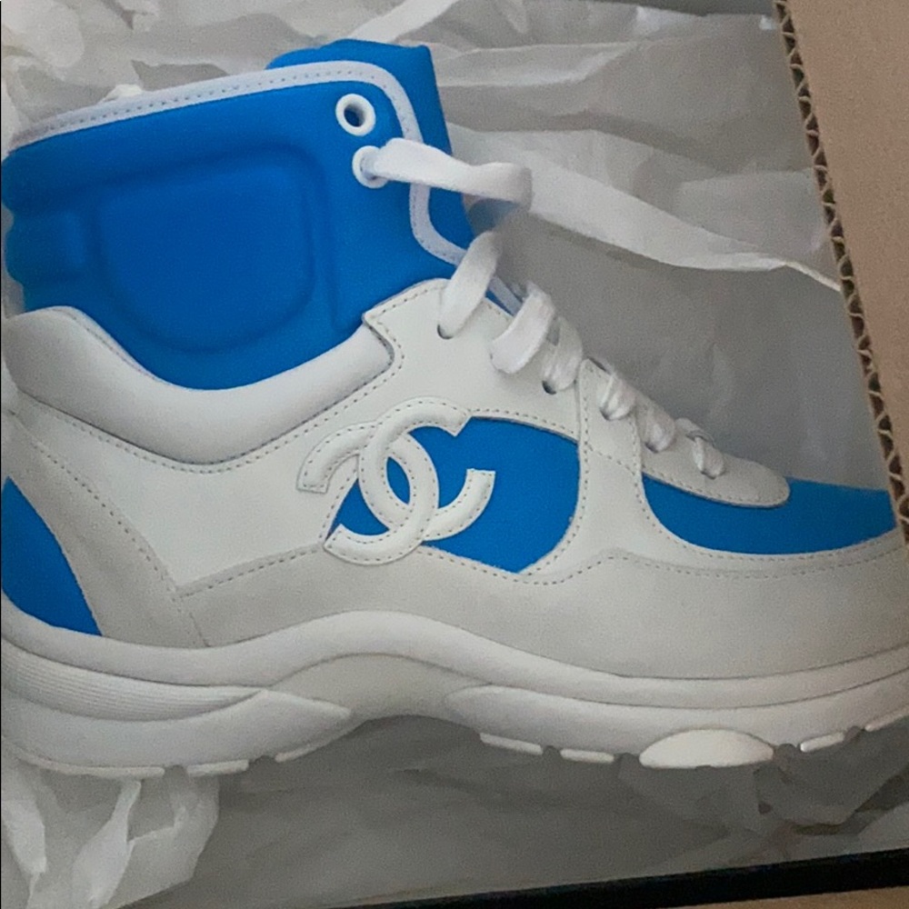 Chanel sneaker